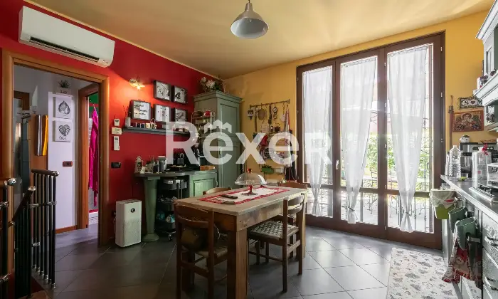 Rexer-Seregno-IN-PALAZZINA-APPARTAMENTO-DI-MQ-SU-LIVELLI-CON-BOX-Altro