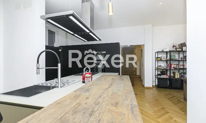 Rexer-Genova-Prestigioso-ultimo-piano-ristrutturato-con-terrazzo-nel-centro-di-Genova-Altro