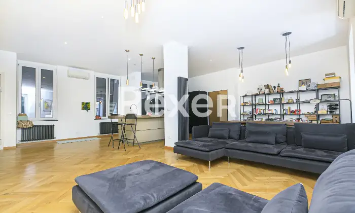 Rexer-Genova-Prestigioso-ultimo-piano-ristrutturato-con-terrazzo-nel-centro-di-Genova-Altro
