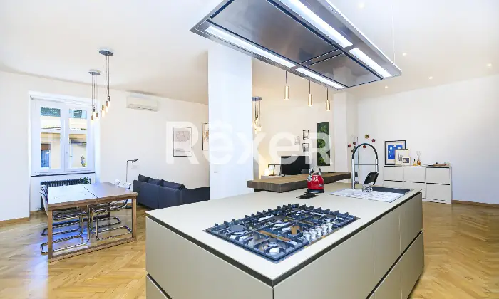 Rexer-Genova-Prestigioso-ultimo-piano-ristrutturato-con-terrazzo-nel-centro-di-Genova-Altro