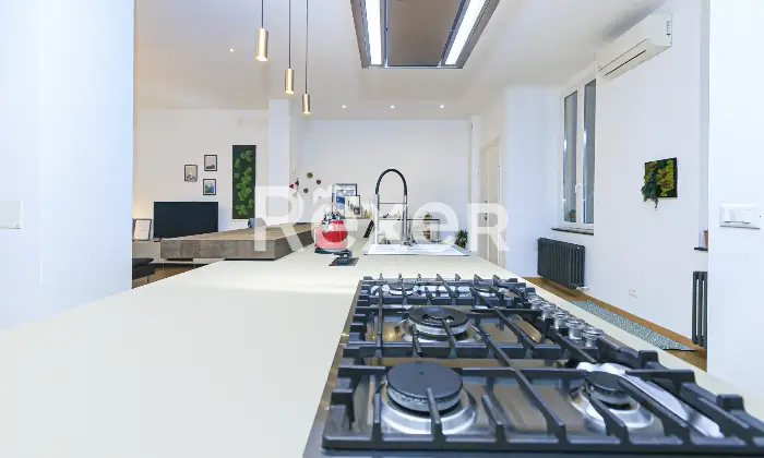 Rexer-Genova-Prestigioso-ultimo-piano-ristrutturato-con-terrazzo-nel-centro-di-Genova-Altro
