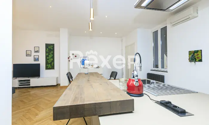 Rexer-Genova-Prestigioso-ultimo-piano-ristrutturato-con-terrazzo-nel-centro-di-Genova-Altro
