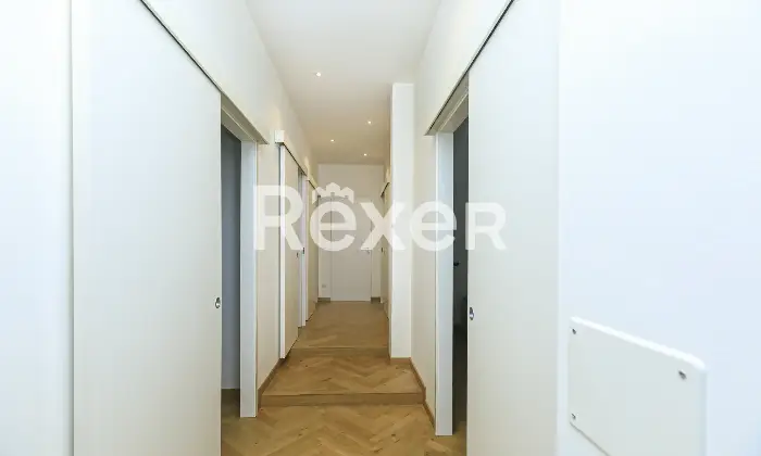 Rexer-Genova-Prestigioso-ultimo-piano-ristrutturato-con-terrazzo-nel-centro-di-Genova-Altro
