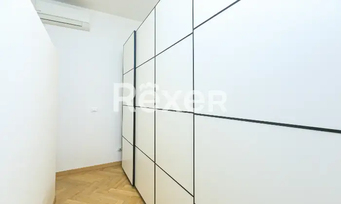 Rexer-Genova-Prestigioso-ultimo-piano-ristrutturato-con-terrazzo-nel-centro-di-Genova-Altro