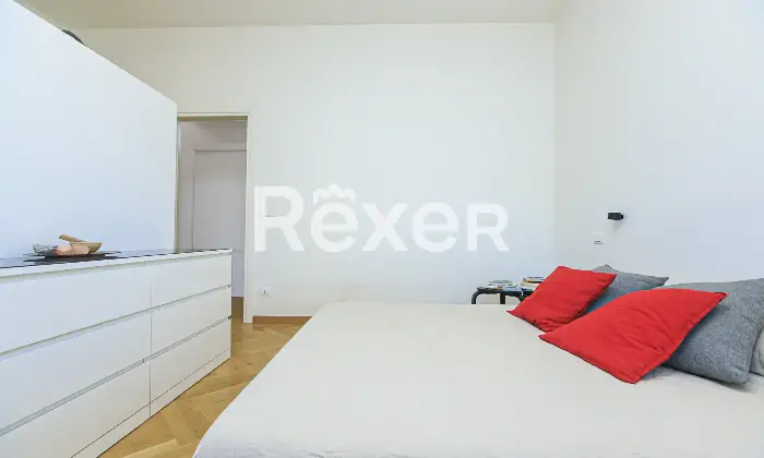 Rexer-Genova-Prestigioso-ultimo-piano-ristrutturato-con-terrazzo-nel-centro-di-Genova-Altro