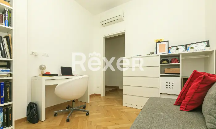 Rexer-Genova-Prestigioso-ultimo-piano-ristrutturato-con-terrazzo-nel-centro-di-Genova-Altro