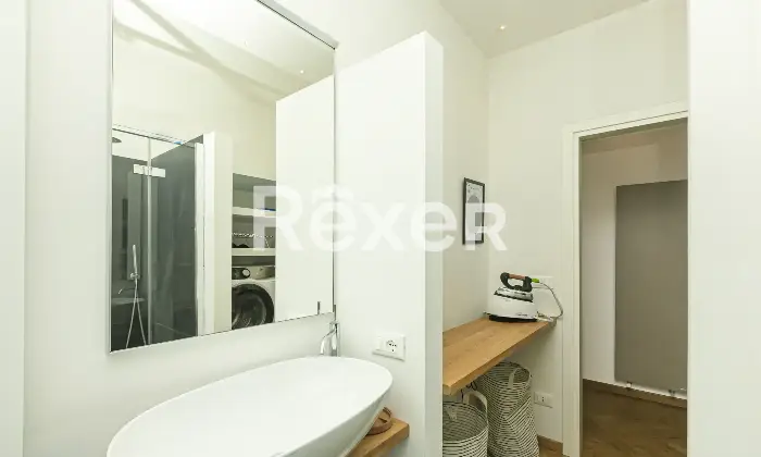 Rexer-Genova-Prestigioso-ultimo-piano-ristrutturato-con-terrazzo-nel-centro-di-Genova-Altro