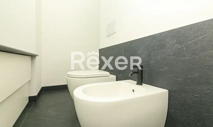 Rexer-Genova-Prestigioso-ultimo-piano-ristrutturato-con-terrazzo-nel-centro-di-Genova-Altro