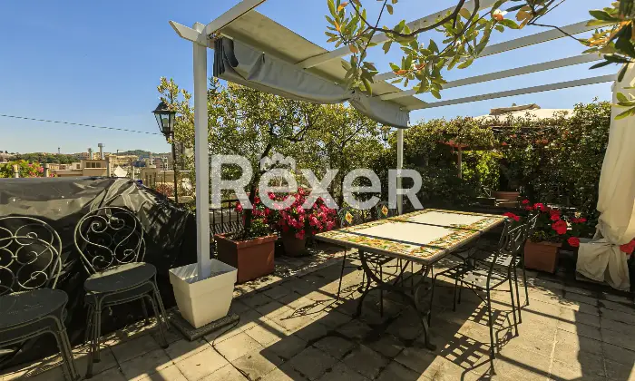 Rexer-Genova-Prestigioso-ultimo-piano-ristrutturato-con-terrazzo-nel-centro-di-Genova-Altro