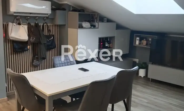 Rexer-Montello-Appartamento-mansardato-ristrutturato-con-camere-ultimo-piano-a-Montello-Altro