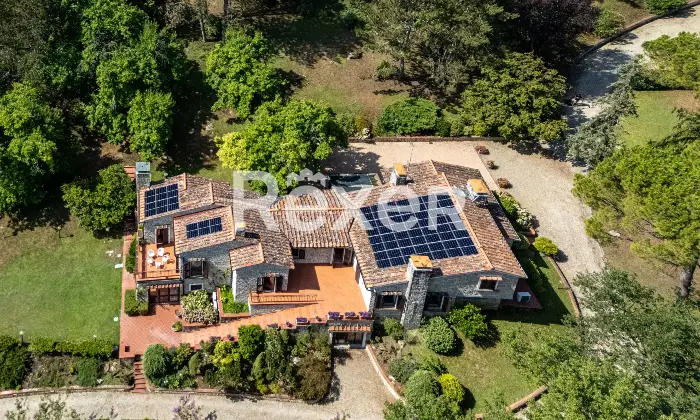 Rexer-Borgo-San-Lorenzo-Villa-indipendente-immersa-nel-verde-delle-colline-del-Mugello-Vista-aerea