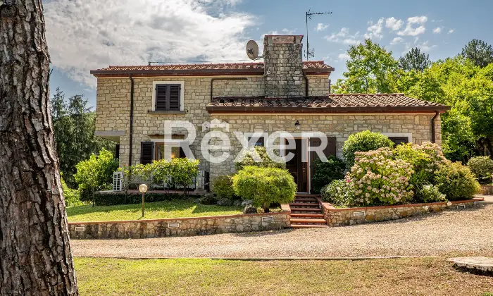 Rexer-Borgo-San-Lorenzo-Villa-indipendente-immersa-nel-verde-delle-colline-del-Mugello-Facciata
