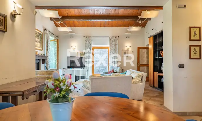 Rexer-Borgo-San-Lorenzo-Villa-indipendente-immersa-nel-verde-delle-colline-del-Mugello-Soggiorno