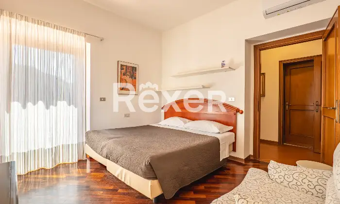 Rexer-Borgo-San-Lorenzo-Villa-indipendente-immersa-nel-verde-delle-colline-del-Mugello-Camera-da-letto
