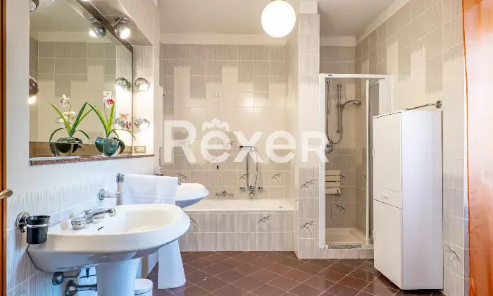 Rexer-Borgo-San-Lorenzo-Villa-indipendente-immersa-nel-verde-delle-colline-del-Mugello-Bagno