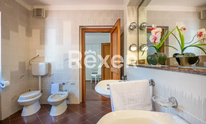 Rexer-Borgo-San-Lorenzo-Villa-indipendente-immersa-nel-verde-delle-colline-del-Mugello-Bagno