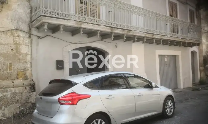 Rexer-Lentini-Casa-indipendente-di-circa-mq-con-cortile-interno-e-garage-a-Lentini-SR-Altro