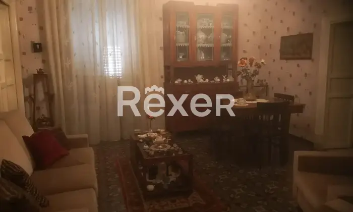 Rexer-Lentini-Casa-indipendente-di-circa-mq-con-cortile-interno-e-garage-a-Lentini-SR-Altro