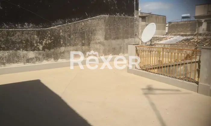 Rexer-Lentini-Casa-indipendente-di-circa-mq-con-cortile-interno-e-garage-a-Lentini-SR-Altro