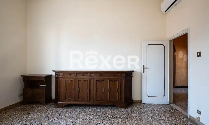 Rexer-Firenze-Via-Uzzano-vani-con-balconetermoautonomo-Altro