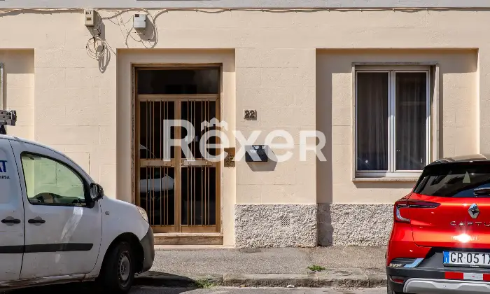 Rexer-Firenze-Via-Uzzano-vani-con-balconetermoautonomo-Altro