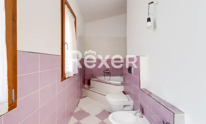 Rexer-Narbolia-Splendida-villa-immersa-nel-verde-alle-porte-di-Narbolia-Altro