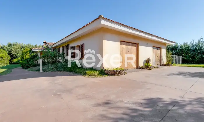 Rexer-Narbolia-Splendida-villa-immersa-nel-verde-alle-porte-di-Narbolia-Altro