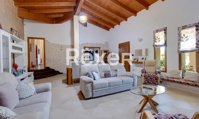 Rexer-Narbolia-Splendida-villa-immersa-nel-verde-alle-porte-di-Narbolia-Altro