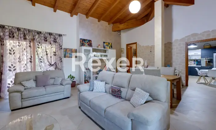 Rexer-Narbolia-Splendida-villa-immersa-nel-verde-alle-porte-di-Narbolia-Altro