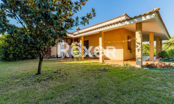 Rexer-Narbolia-Splendida-villa-immersa-nel-verde-alle-porte-di-Narbolia-Altro