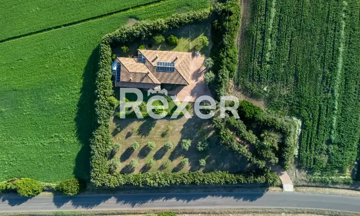 Rexer-Narbolia-Splendida-villa-immersa-nel-verde-alle-porte-di-Narbolia-Altro