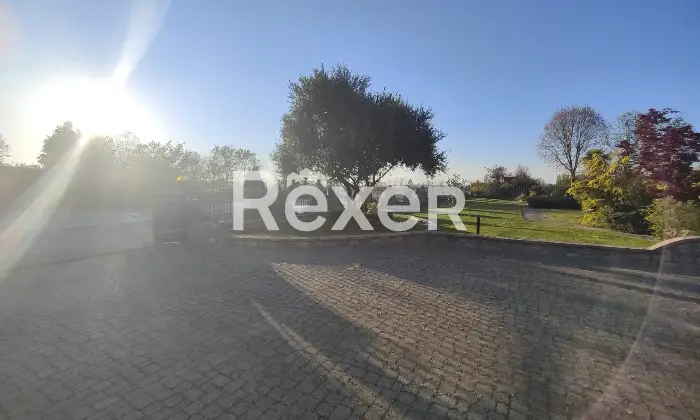 Rexer-Cergnago-Vendesi-complesso-artigianale-e-commerciale-con-ampio-lotto-mq-di-propriet-Altro