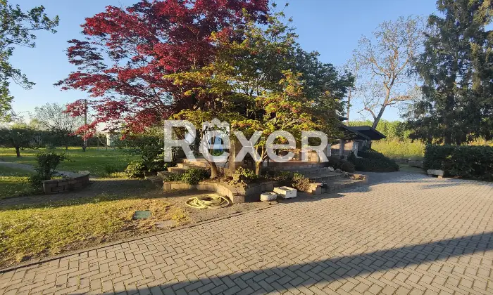 Rexer-Cergnago-Vendesi-complesso-artigianale-e-commerciale-con-ampio-lotto-mq-di-propriet-Altro