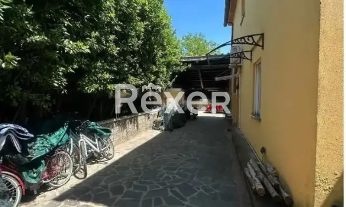 Rexer-Vinci-Villetta-libera-su-tre-lati-con-giardino-veranda-e-fotovoltaico-Classe-A-Altro