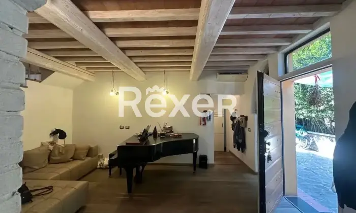 Rexer-Vinci-Villetta-libera-su-tre-lati-con-giardino-veranda-e-fotovoltaico-Classe-A-Altro