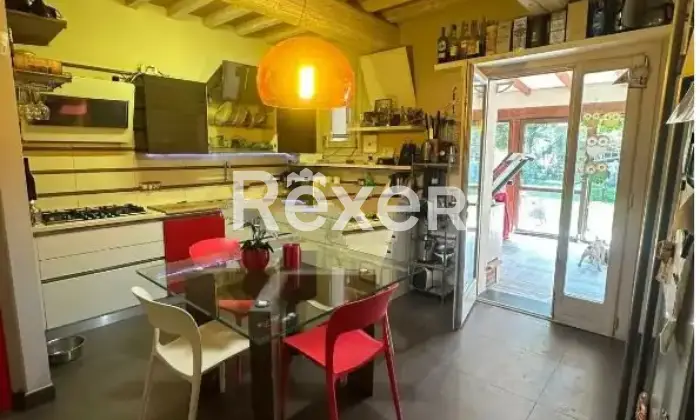 Rexer-Vinci-Villetta-libera-su-tre-lati-con-giardino-veranda-e-fotovoltaico-Classe-A-Altro