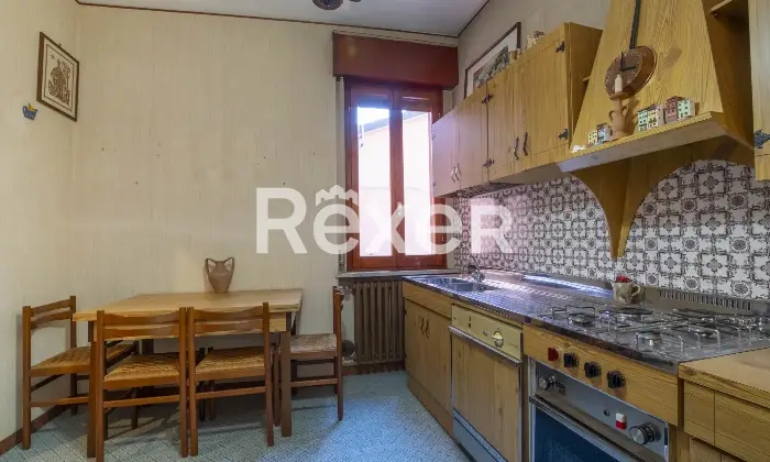 Rexer-Forlimpopoli-Appartamento-al-primo-piano-con-garage-ripostigli-e-sottotetto-Altro