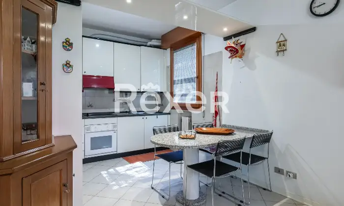 Rexer-Bologna-Zona-Mazzini-appartamento-mq-con-cantina-e-garage-Altro