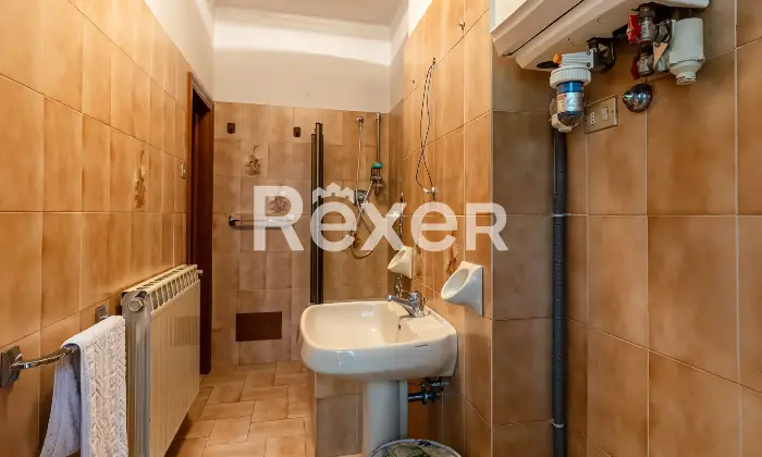 Rexer-Bologna-Borgo-Panigale-appartamento-mq-con-balcone-e-cantina-Altro