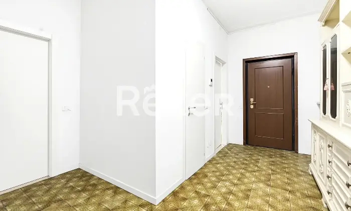 Rexer-Brescia-Quadrilocale-piano-alto-con-box-auto-Altro