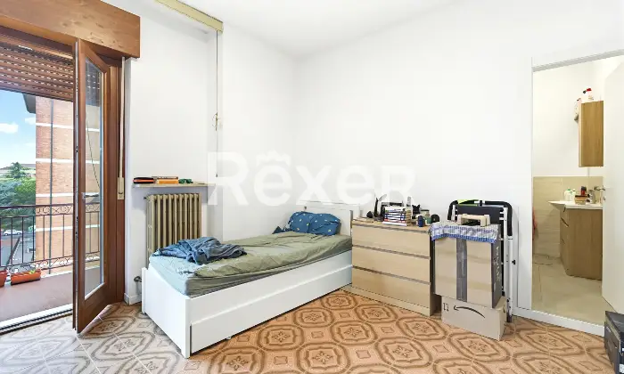 Rexer-Brescia-Quadrilocale-piano-alto-con-box-auto-Altro