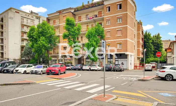 Rexer-Brescia-Quadrilocale-piano-alto-con-box-auto-Altro
