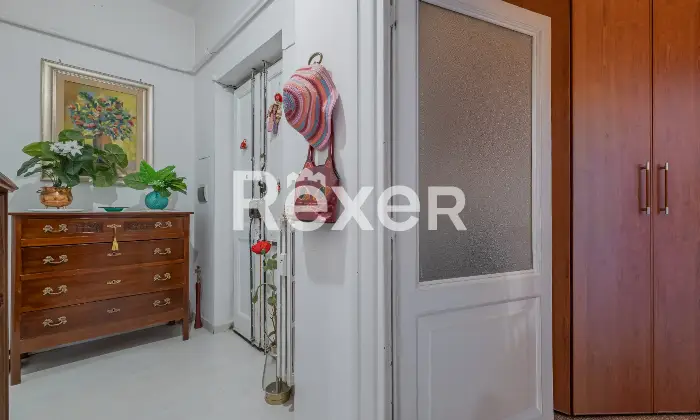 Rexer-Roma-CASAL-BERTONE-Nuda-proprieta-trilocale-in-palazzao-depoca-ristrutturato-Altro