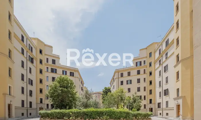Rexer-Roma-CASAL-BERTONE-Nuda-proprieta-trilocale-in-palazzao-depoca-ristrutturato-Altro