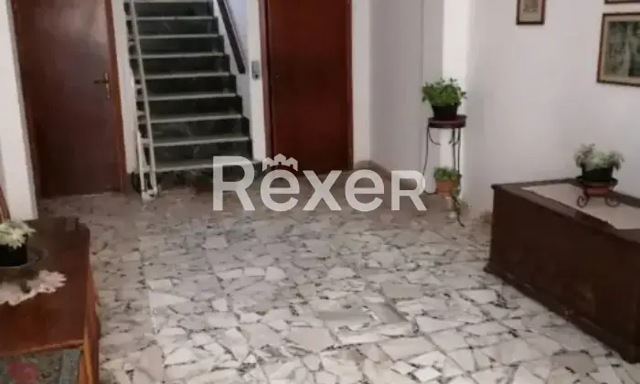 Rexer-Monticiano-Ampio-appartamento-su-due-livelli-con-terrazza-panoramica-nel-centro-storico-a-Monticiano-Altro