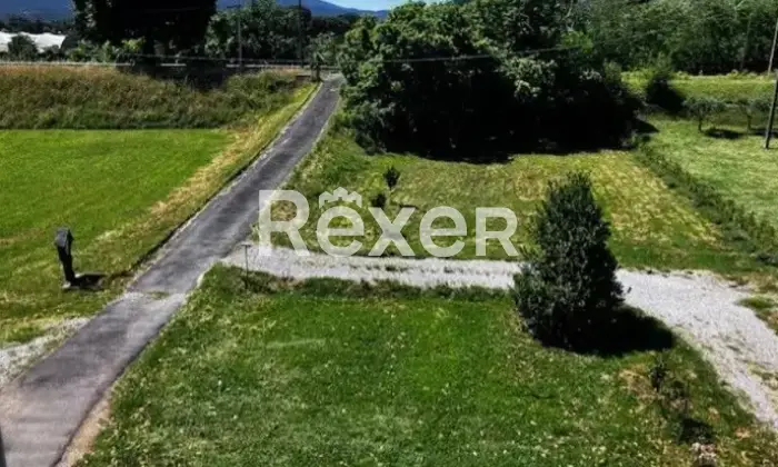 Rexer-Lucca-Villa-bifamiliare-con-ampio-terreno-in-vendita-a-Lucca-Via-di-Vicopelago-e-di-Pozzuolo-Altro