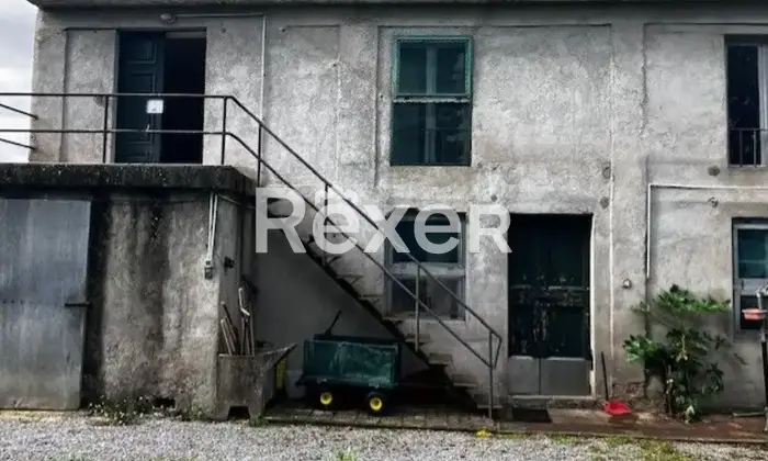 Rexer-Lucca-Villa-bifamiliare-con-ampio-terreno-in-vendita-a-Lucca-Via-di-Vicopelago-e-di-Pozzuolo-Altro