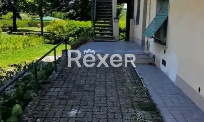 Rexer-Lucca-Villa-bifamiliare-con-ampio-terreno-in-vendita-a-Lucca-Via-di-Vicopelago-e-di-Pozzuolo-Altro