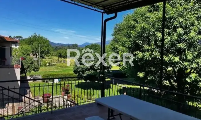 Rexer-Lucca-Villa-bifamiliare-con-ampio-terreno-in-vendita-a-Lucca-Via-di-Vicopelago-e-di-Pozzuolo-Altro