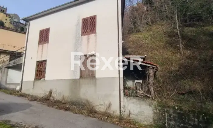 Rexer-Bagni-di-Lucca-Casa-indipendente-con-vista-panoramica-bosco-privato-e-doppio-camino-a-Crasciana-Bagni-di-Lucca-Altro
